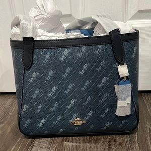 New Coach Tote 27 With Horse And Carriage Dot Print/Blue